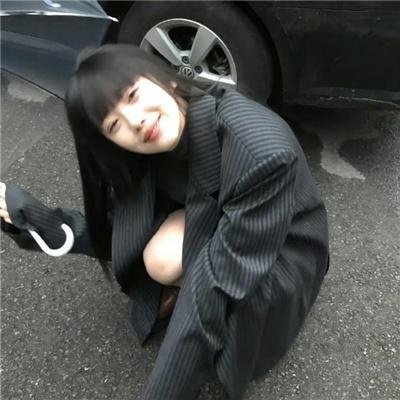 乌鸦与麻雀